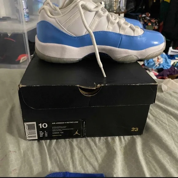 Air Jordan 11 Retro Low UNC Worn once